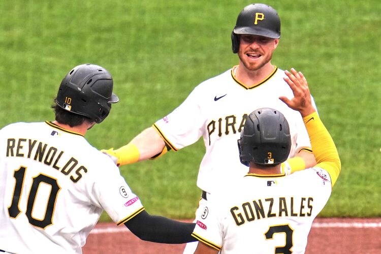 O'Hearn powers Pirates with two homers